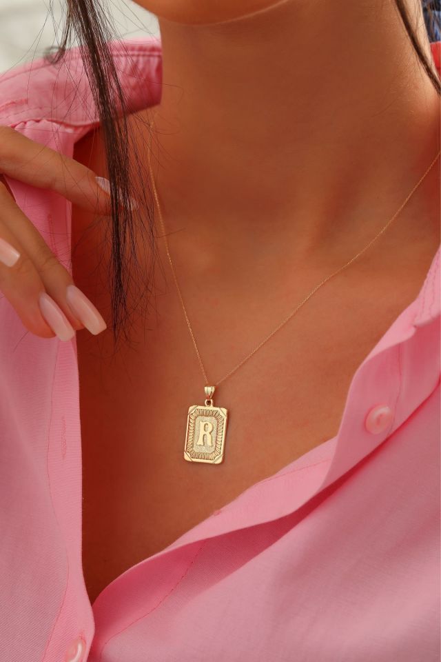 Moom Mücevherat Kadın 14 Ayar Altın Kare Harf Kolye A & Z Harfi Altın Kolye Zincirli Harf Kolye 42 Cm R