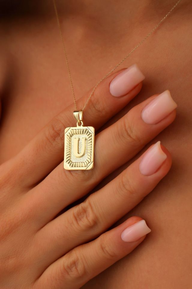 Moom Mücevherat Kadın 14 Ayar Altın Kare Harf Kolye A & Z Harfi Altın Kolye Zincirli Harf Kolye 42 Cm U