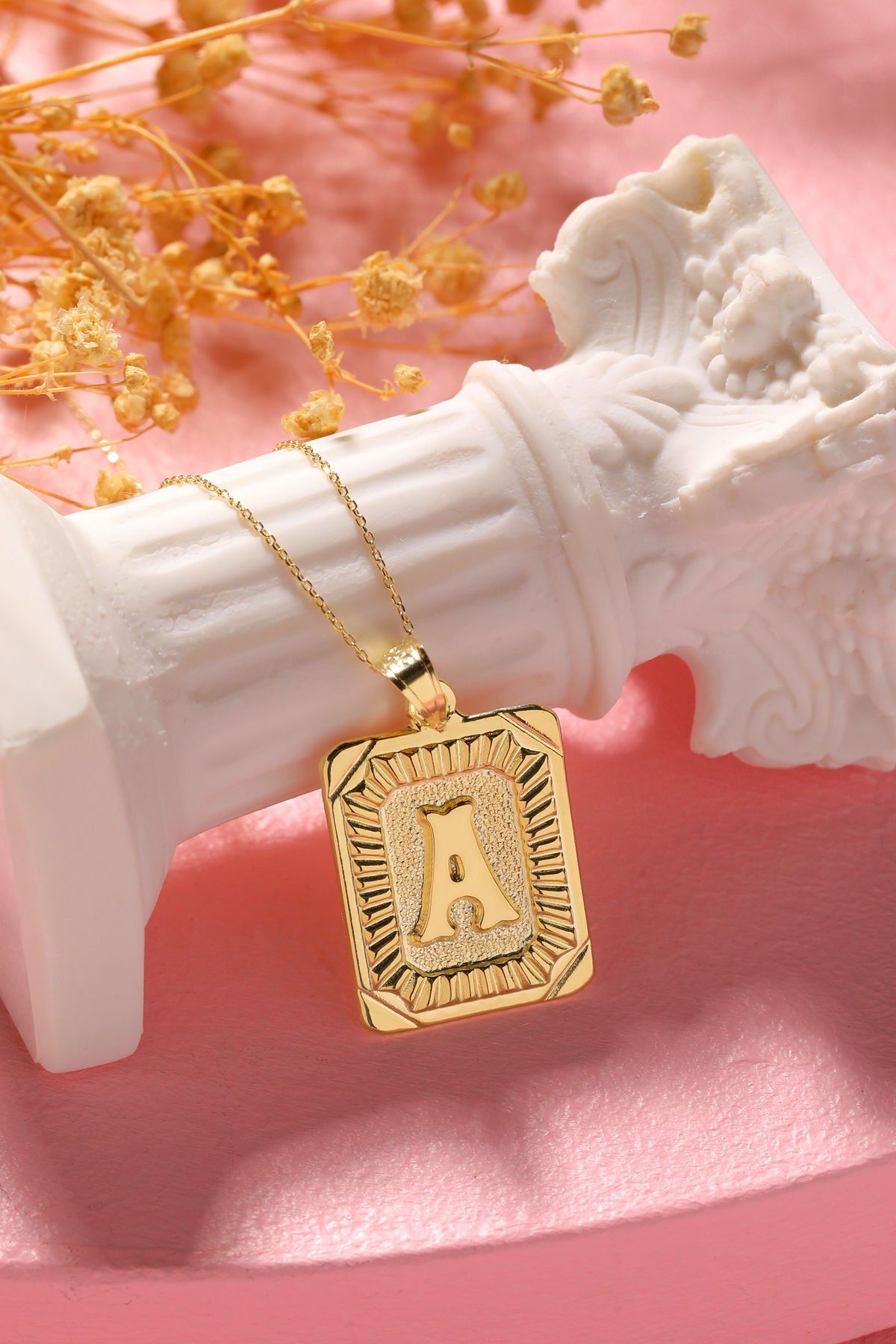 Moom Mücevherat Kadın 14 Ayar Altın Kare Harf Kolye A & Z Harfi Altın Kolye Zincirli Harf Kolye 42 Cm A