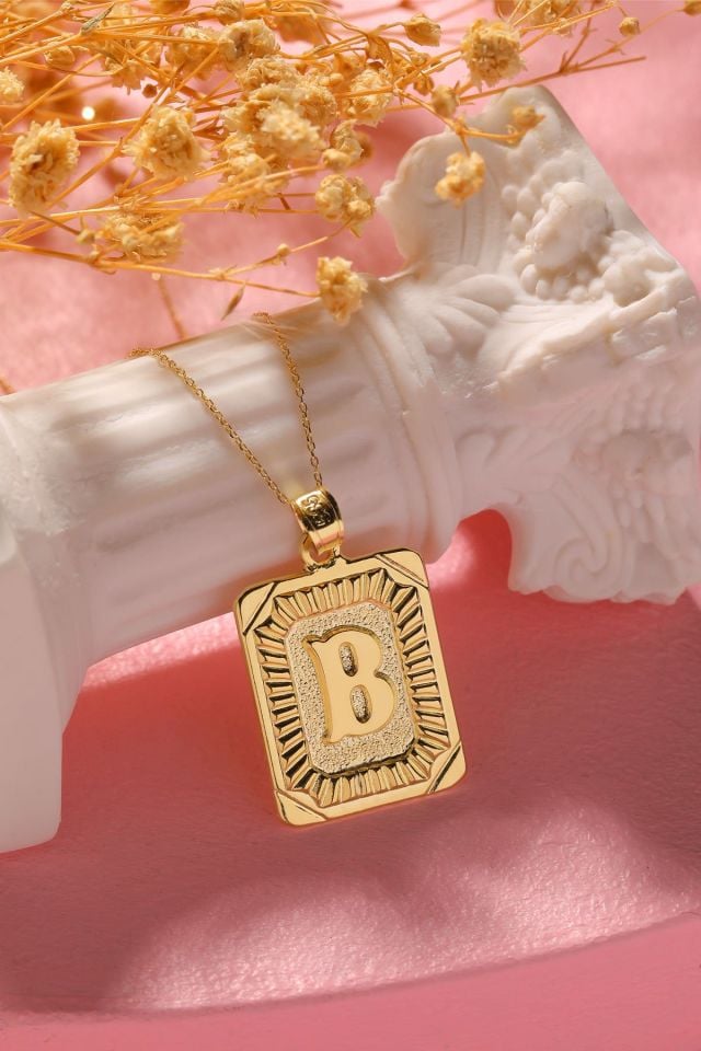 Moom Mücevherat Kadın 14 Ayar Altın Kare Harf Kolye A & Z Harfi Altın Kolye Zincirli Harf Kolye 42 Cm B