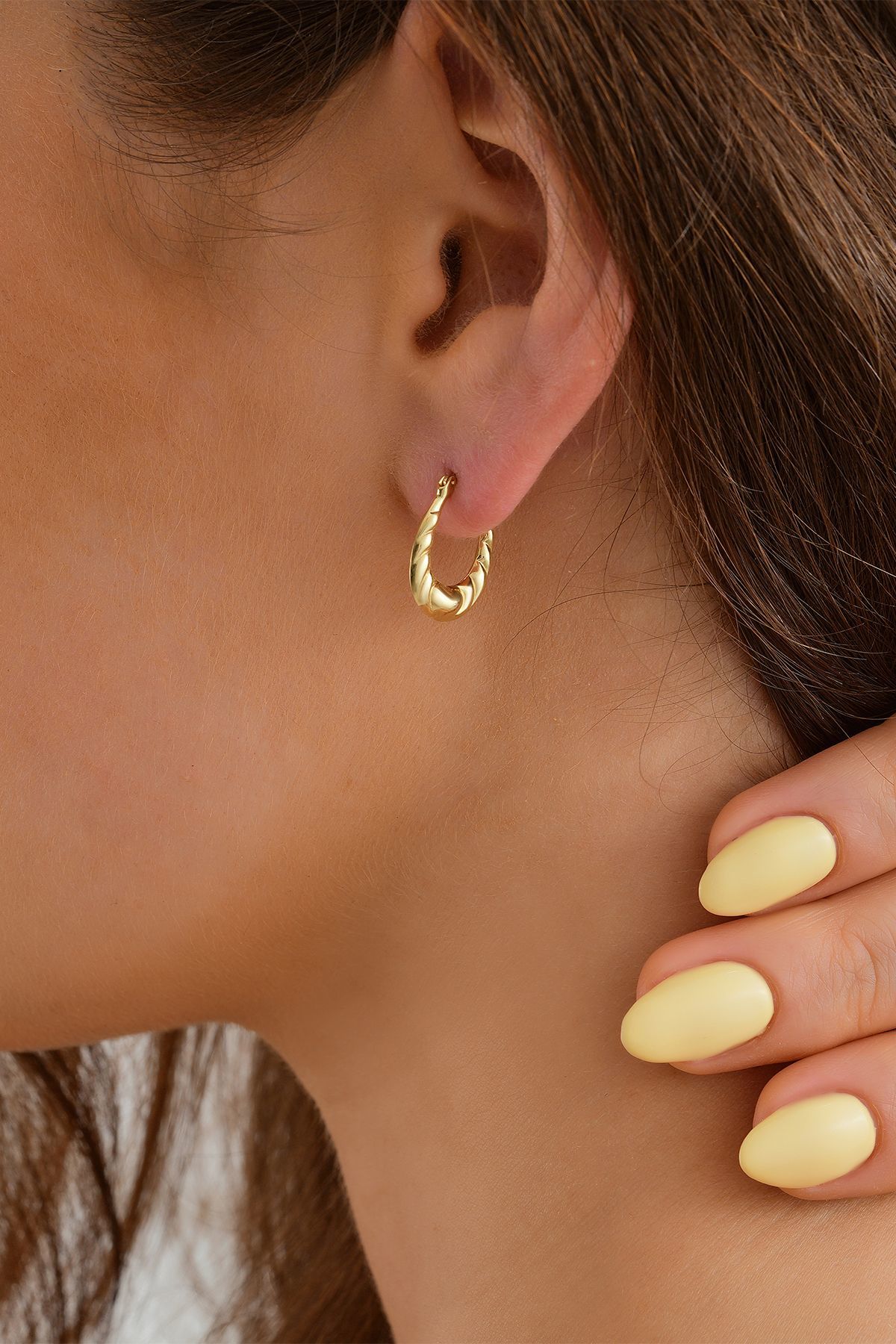 14 Ayar Altın Kalp Desenli U Küpe