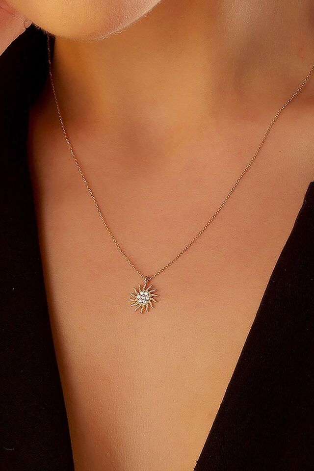 Kadın 14 Ayar Altın Minimal Taşlı Güneş Kolye