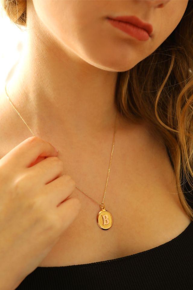 Moom Mücevherat Kadın 14 Ayar Altın Harf Kolye Nostaljik Oval A & Z Harf Altın Kolye Zincirli 42 Cm B