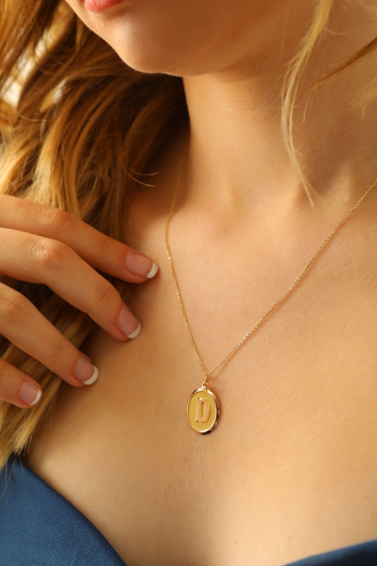 Moom Mücevherat Kadın 14 Ayar Altın Harf Kolye Nostaljik Oval A & Z Harf Altın Kolye Zincirli 42 Cm D