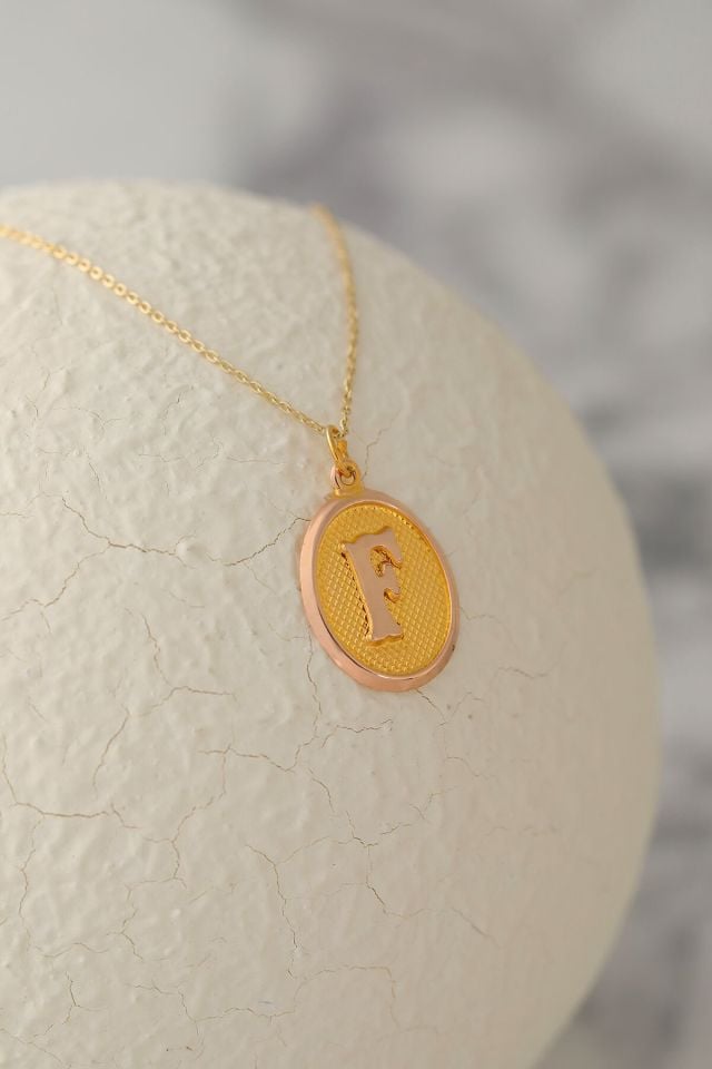 Moom Mücevherat Kadın 14 Ayar Altın Harf Kolye Nostaljik Oval A & Z Harf Altın Kolye Zincirli 42 Cm F