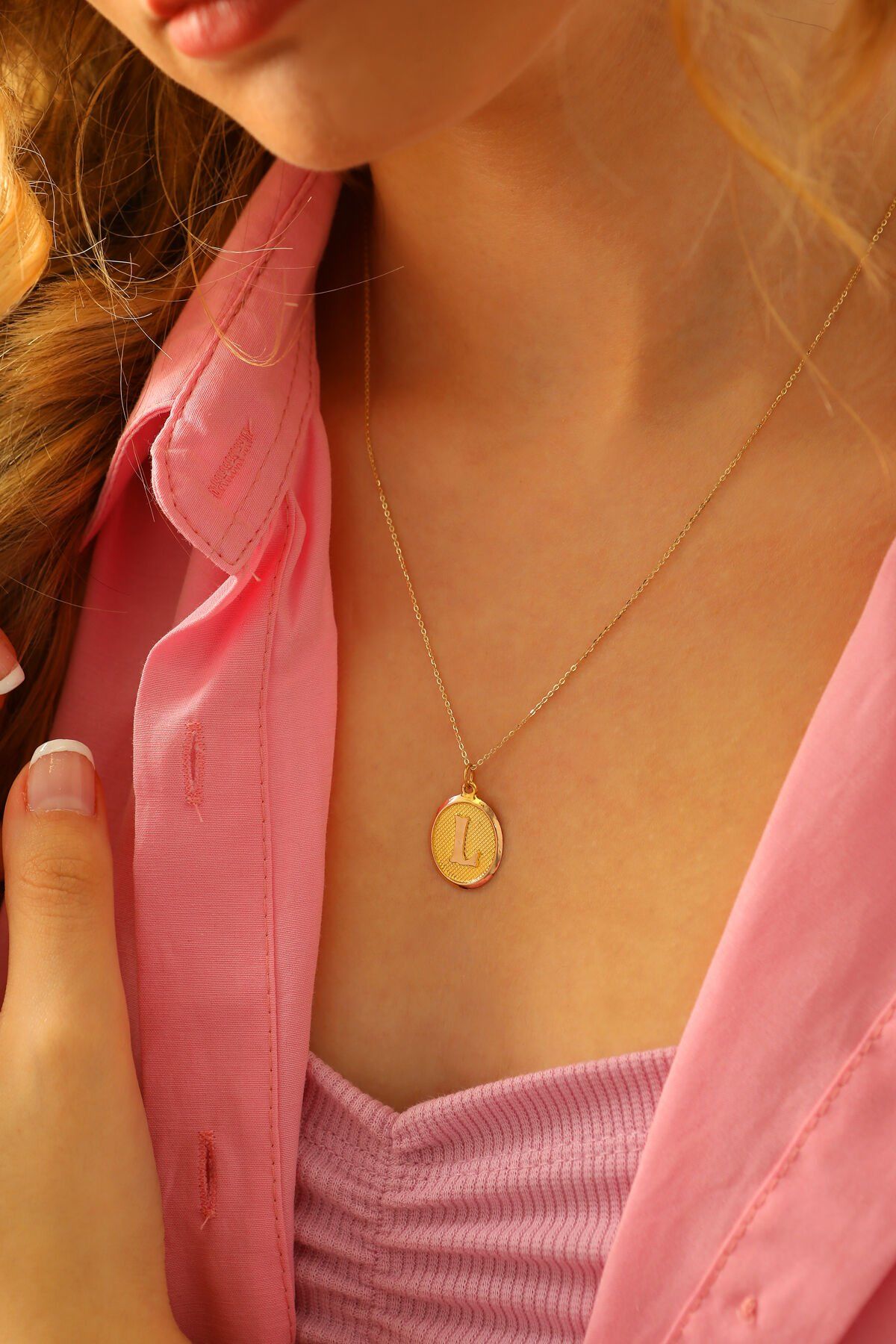 Moom Mücevherat Kadın 14 Ayar Altın Harf Kolye Nostaljik Oval A & Z Harf Altın Kolye Zincirli 42 Cm L