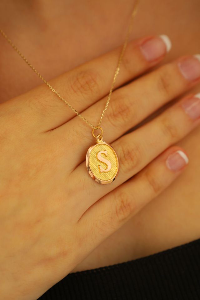 Moom Mücevherat Kadın 14 Ayar Altın Harf Kolye Nostaljik Oval A & Z Harf Altın Kolye Zincirli 42 Cm S