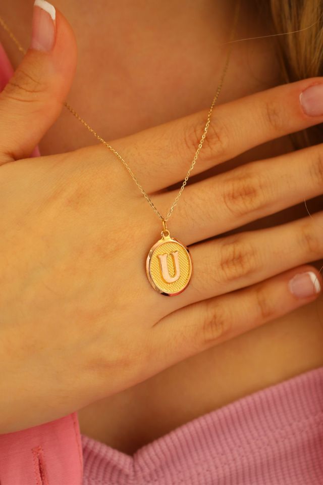 Moom Mücevherat Kadın 14 Ayar Altın Harf Kolye Nostaljik Oval A & Z Harf Altın Kolye Zincirli 42 Cm U