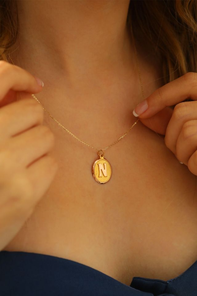 Moom Mücevherat Kadın 14 Ayar Altın Harf Kolye Nostaljik Oval A & Z Harf Altın Kolye Zincirli 42 Cm N