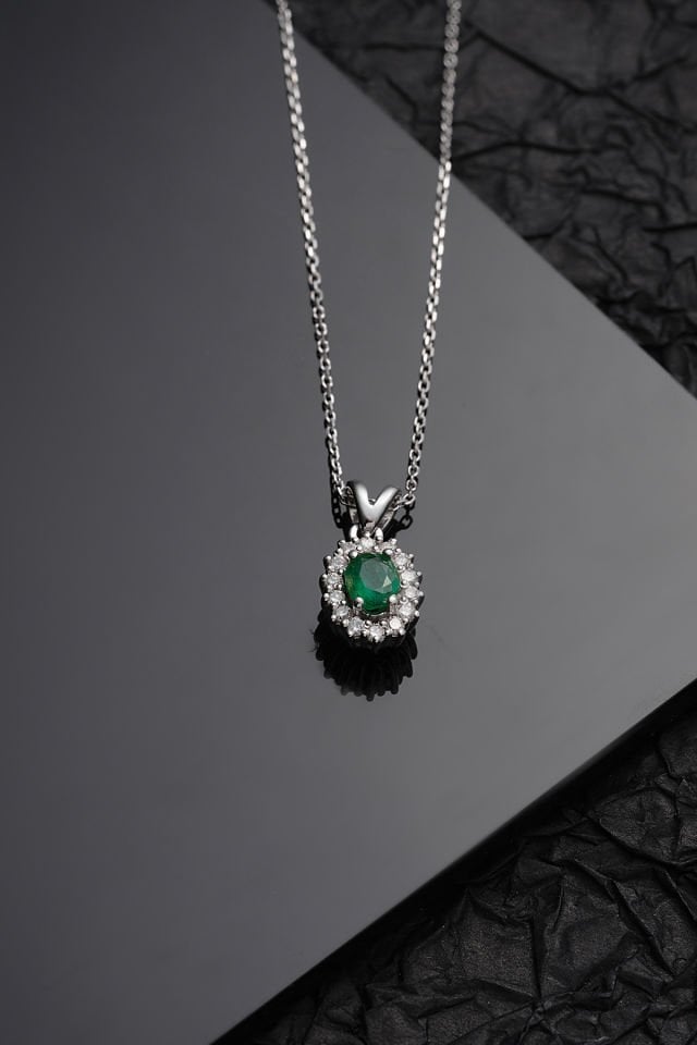 MOOM MÜCEVHERAT 14 Ayar Yeşil Zümrüt Taşlı Pırlanta Kolye