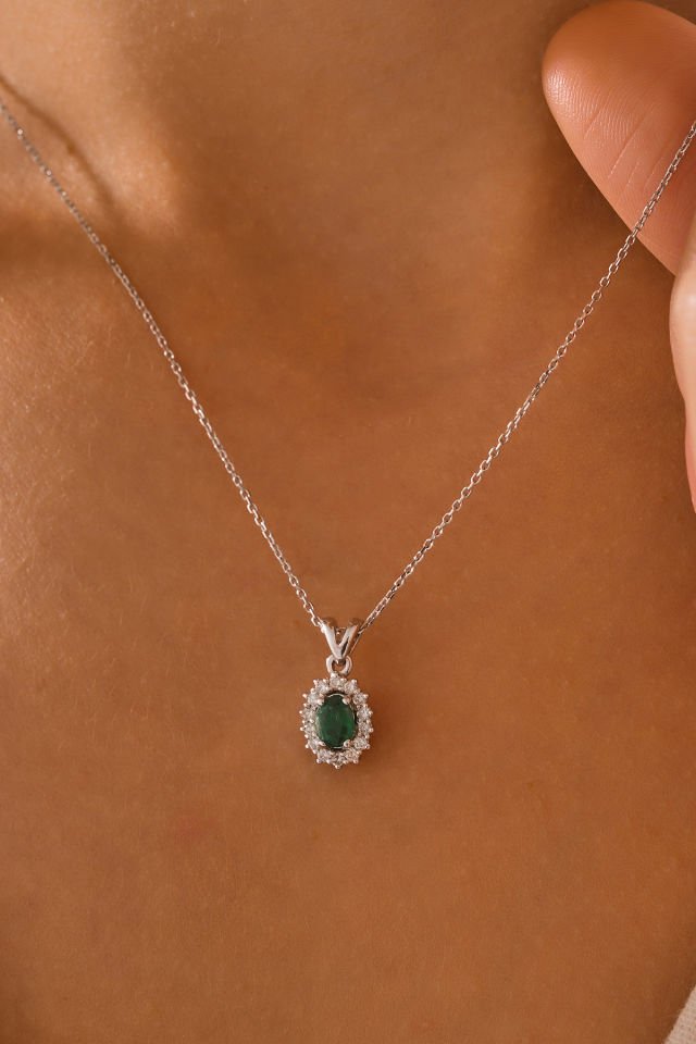 MOOM MÜCEVHERAT 14 Ayar Yeşil Zümrüt Taşlı Pırlanta Kolye