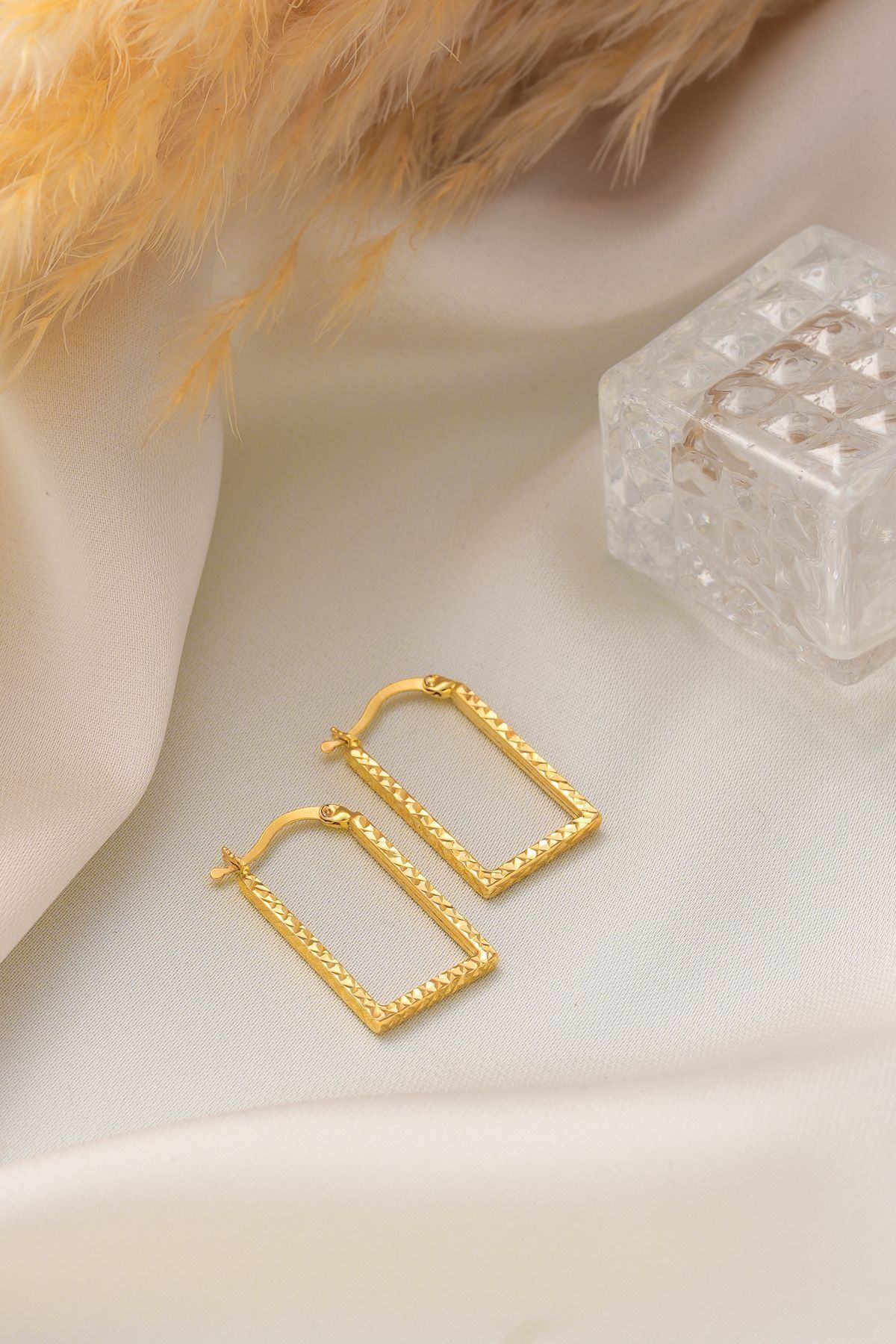 Altın Küpe 14 Ayar Altın Kare Halka Desenli Küpe-2,30 CM