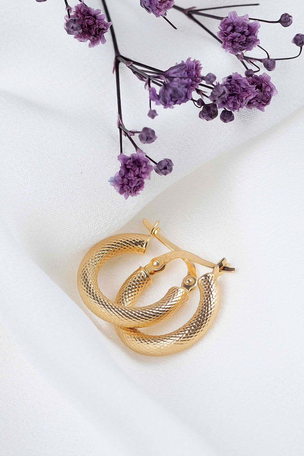 14 Ayar Altın Küpe Setina Desenli Halka Küpe 1,5 Cm Çapında