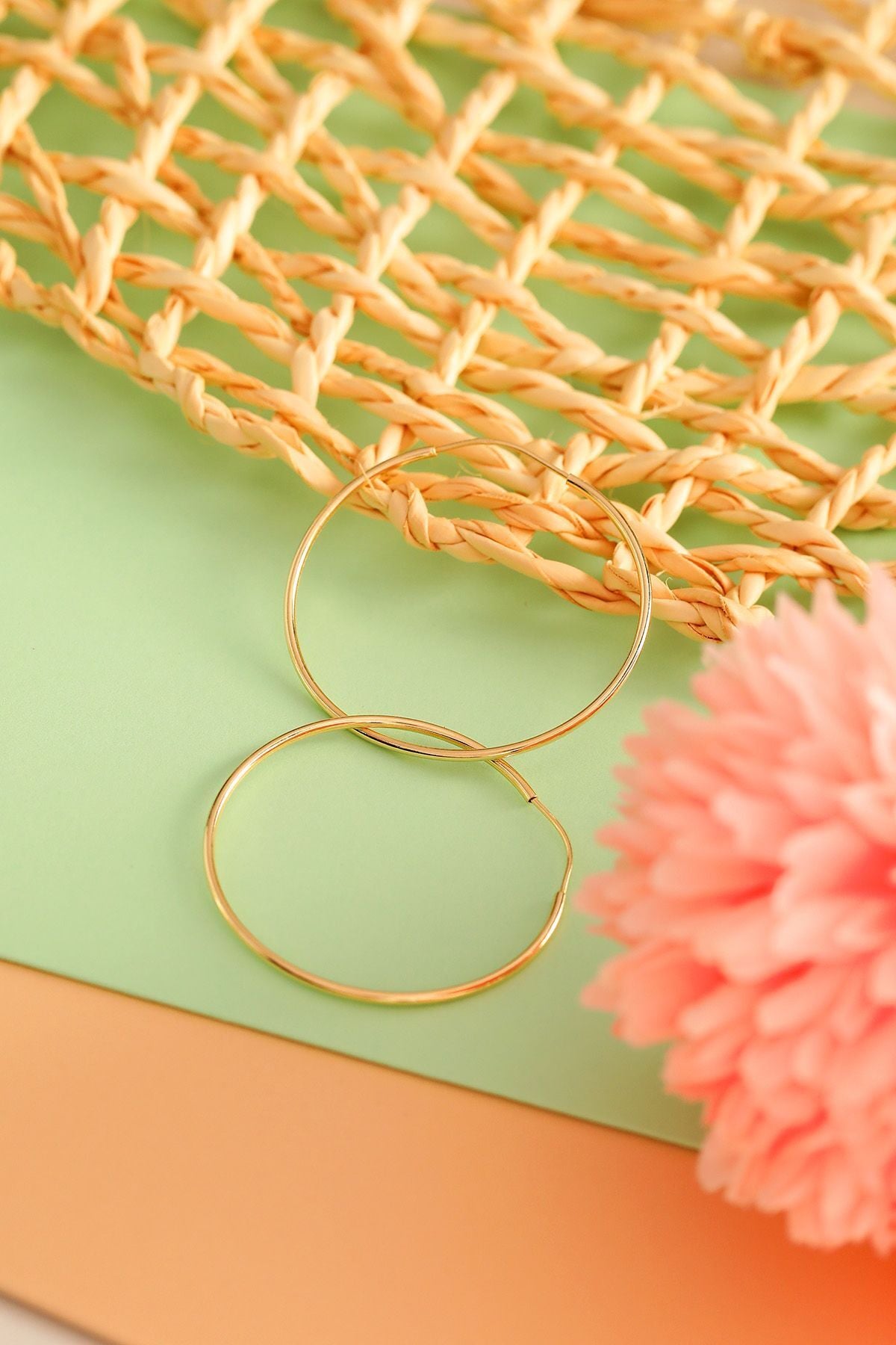 14 Ayar Altın Küpe Gizli Kilit Klasik İnce Halka Küpe 3,5 Cm Çapında