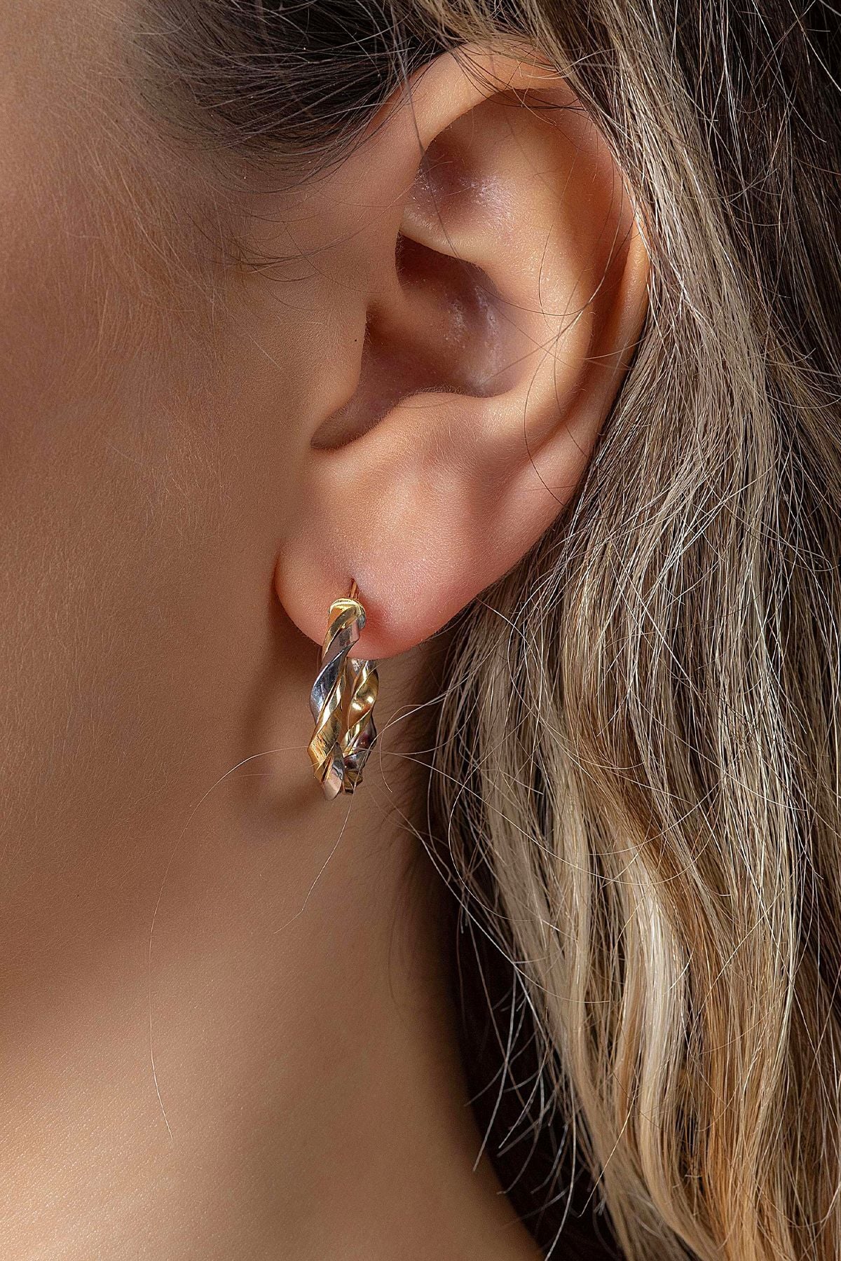 14 Ayar Altın Küpe İki Burgulu Sarı Beyaz Altın Halka Küpe 2,2 Cm Çapında