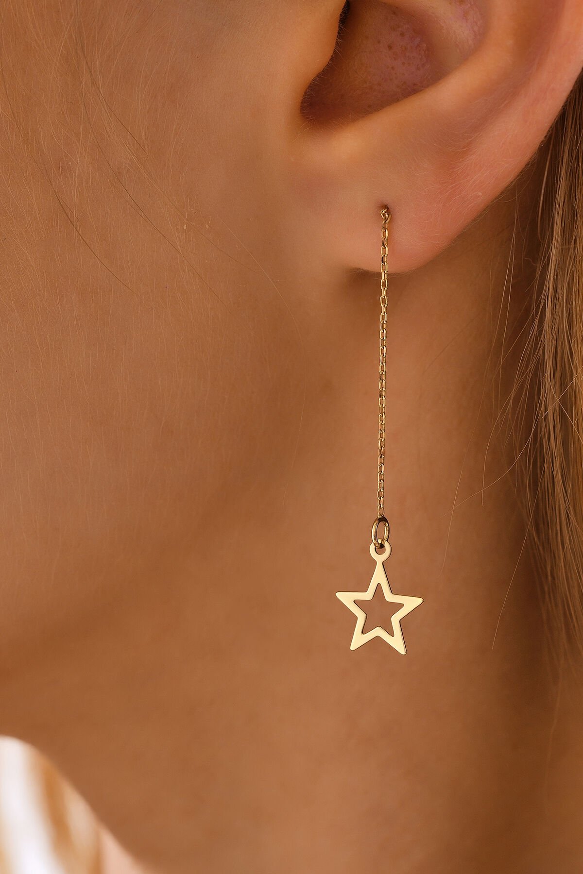 14 Ayar Altın Zincir Sallantılı İçi Boş Yıldız Küpe