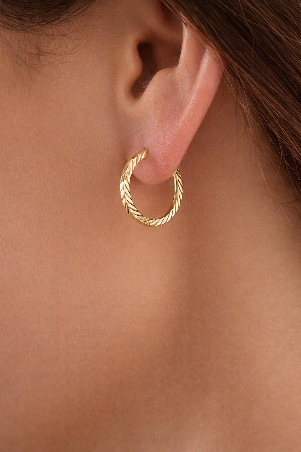 14 Ayar Altın Desenli Gizli Kilit Halka Küpe