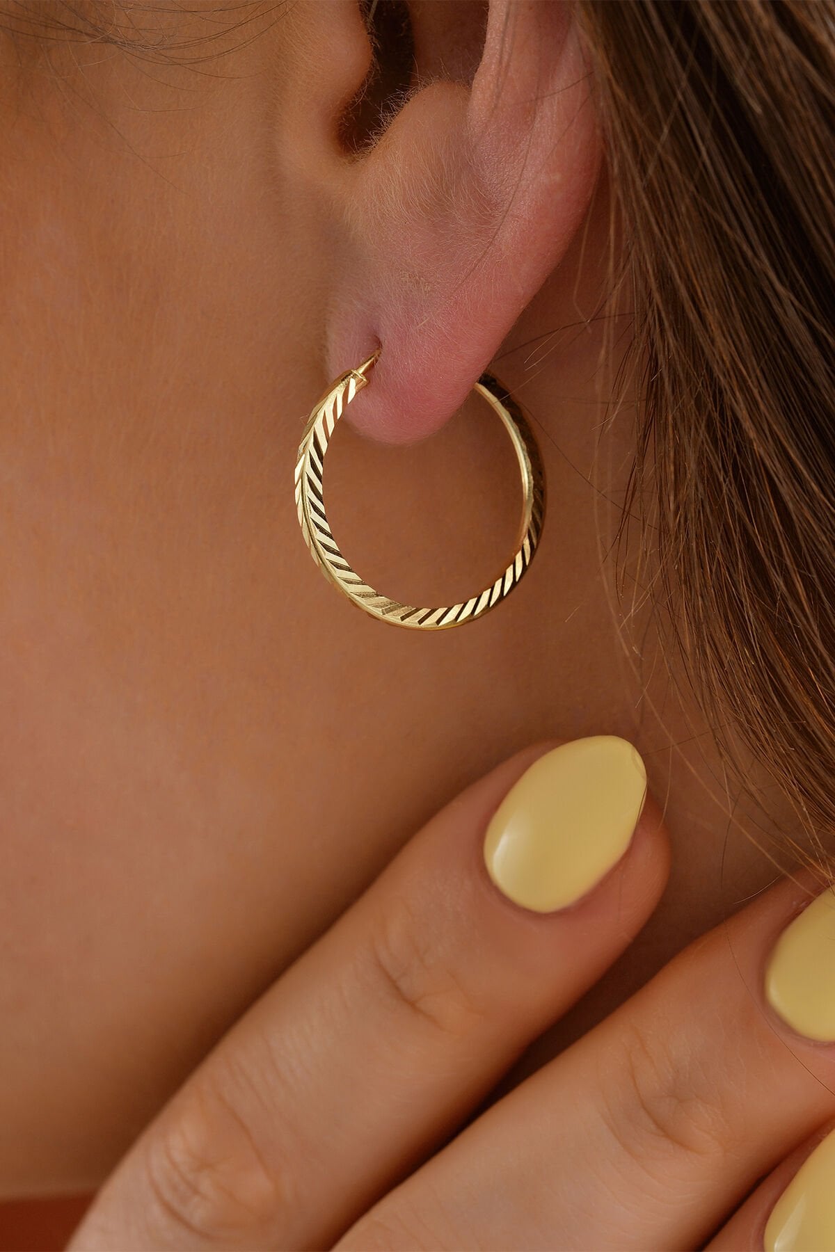 14 Ayar Altın Desenli Gizli Kilit Halka Küpe