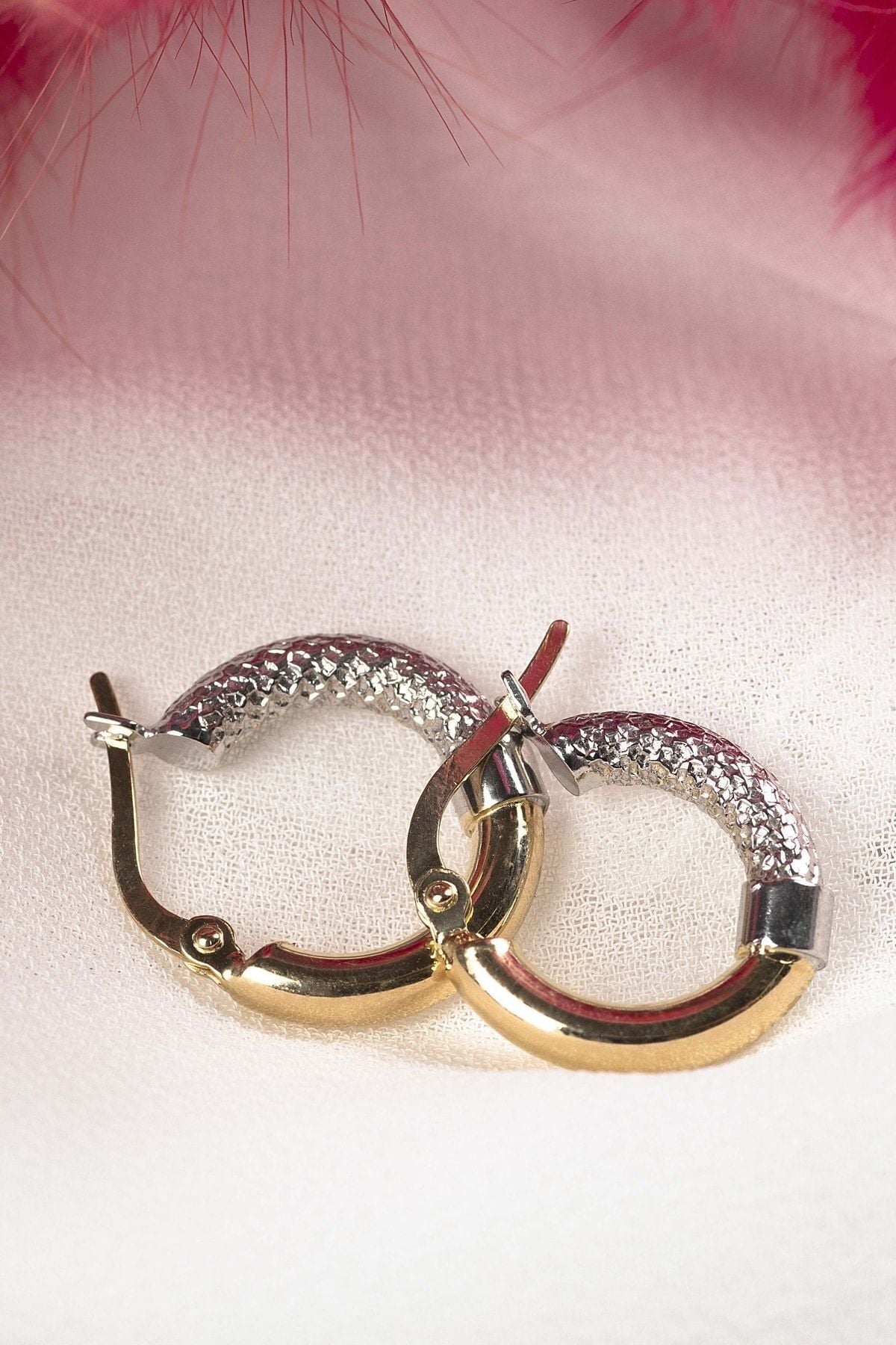 Kadın 14 Ayar Altın Halka Küpe 2 Renk Yeşil Beyaz