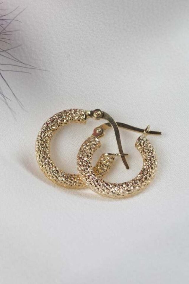 Kadın 14 Ayar Altın Lazer Desenli Halka Küpe