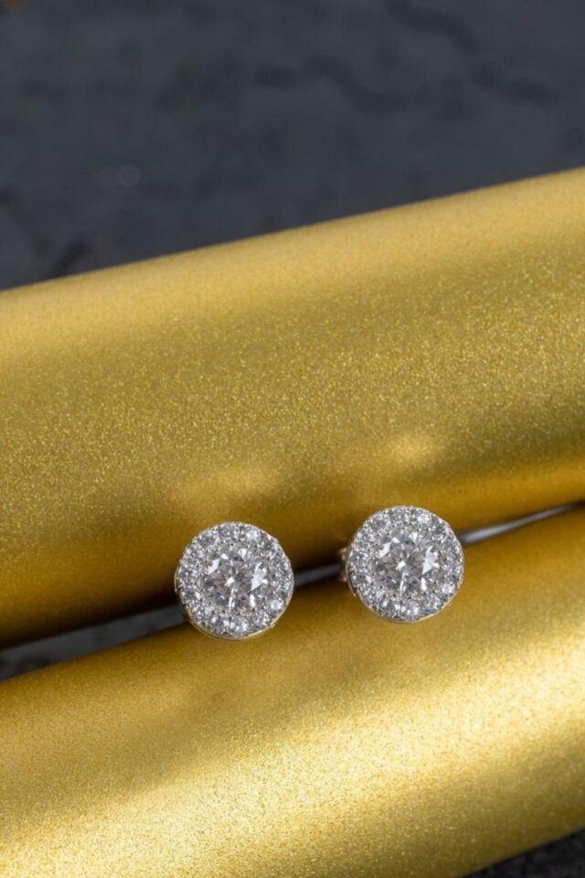 Kadın 14 Ayar Altın Tek Taş Küpe