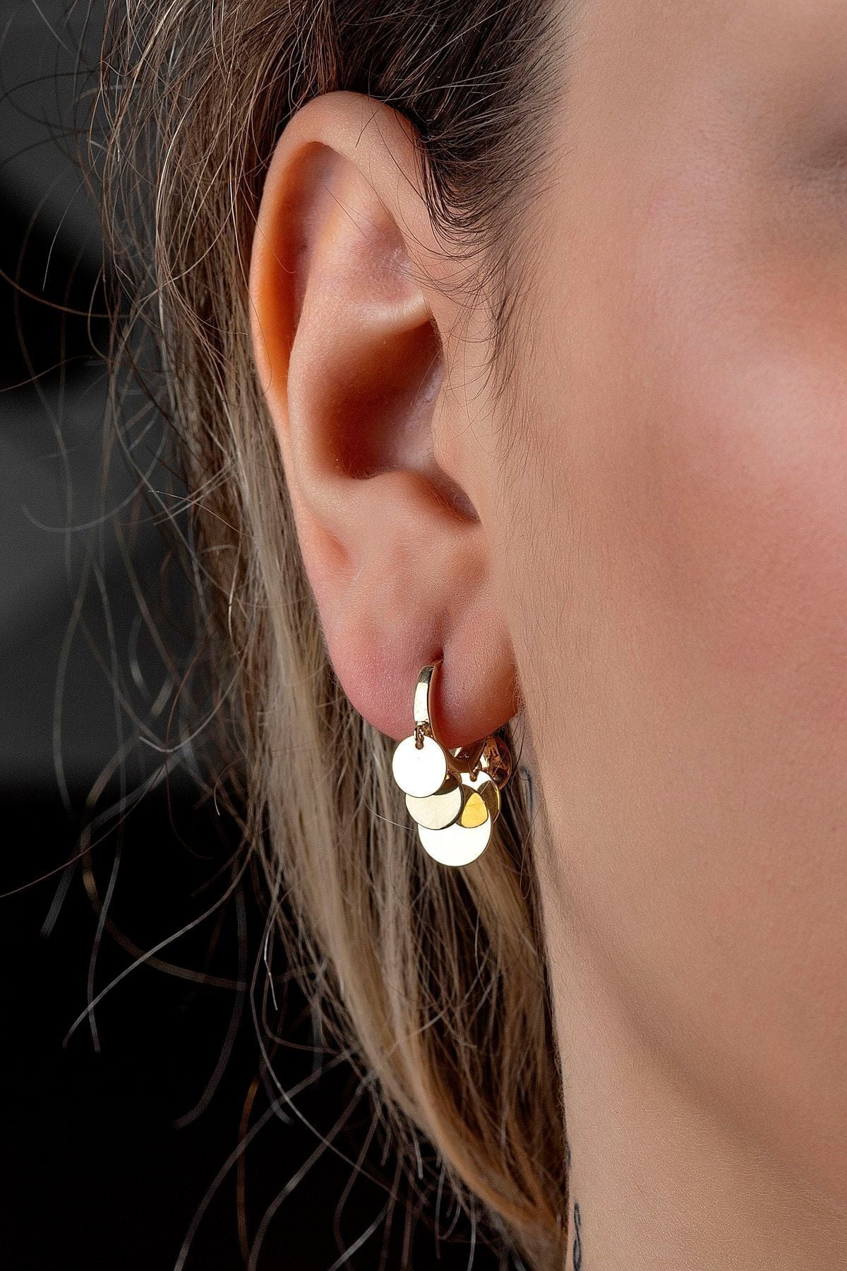 Kadın 14 Ayar Altın Sallantılı Halka Küpe