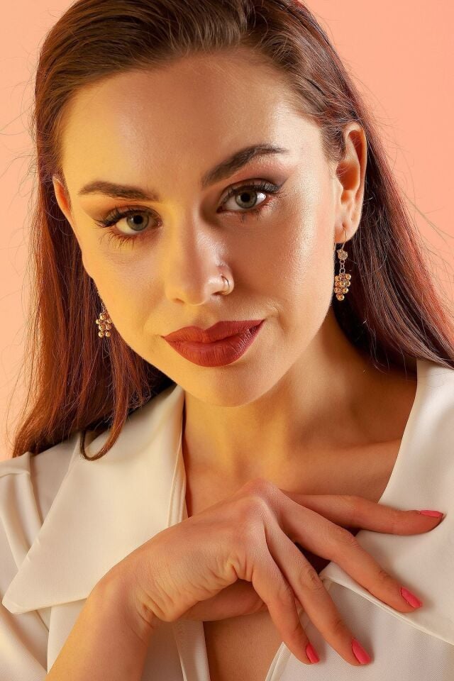 Kadın 14 Ayar Altın Kırmızı Askılı Sallantılı Üzüm Küpe