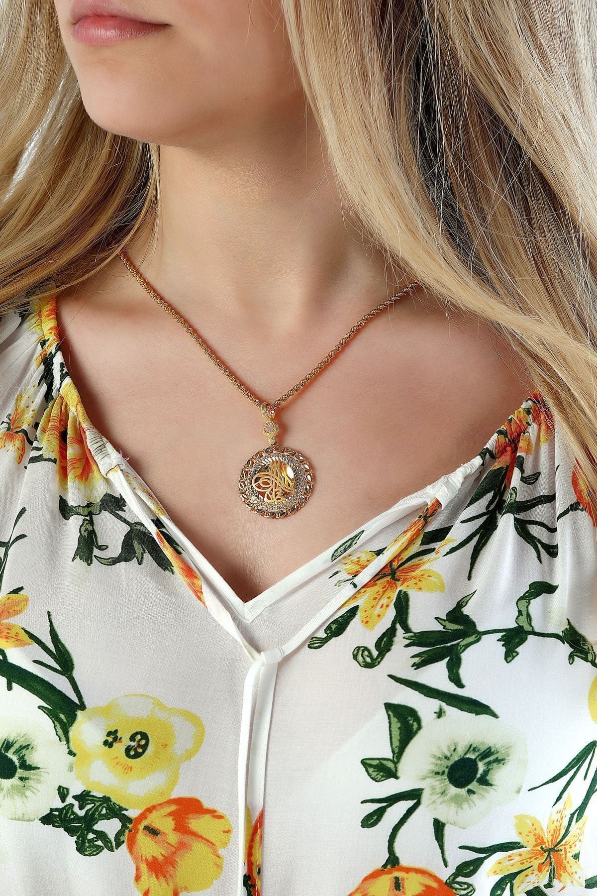 Kadın 14 Ayar Altın Yuvarlak Model Taşlı Osmanlı Tuğrası