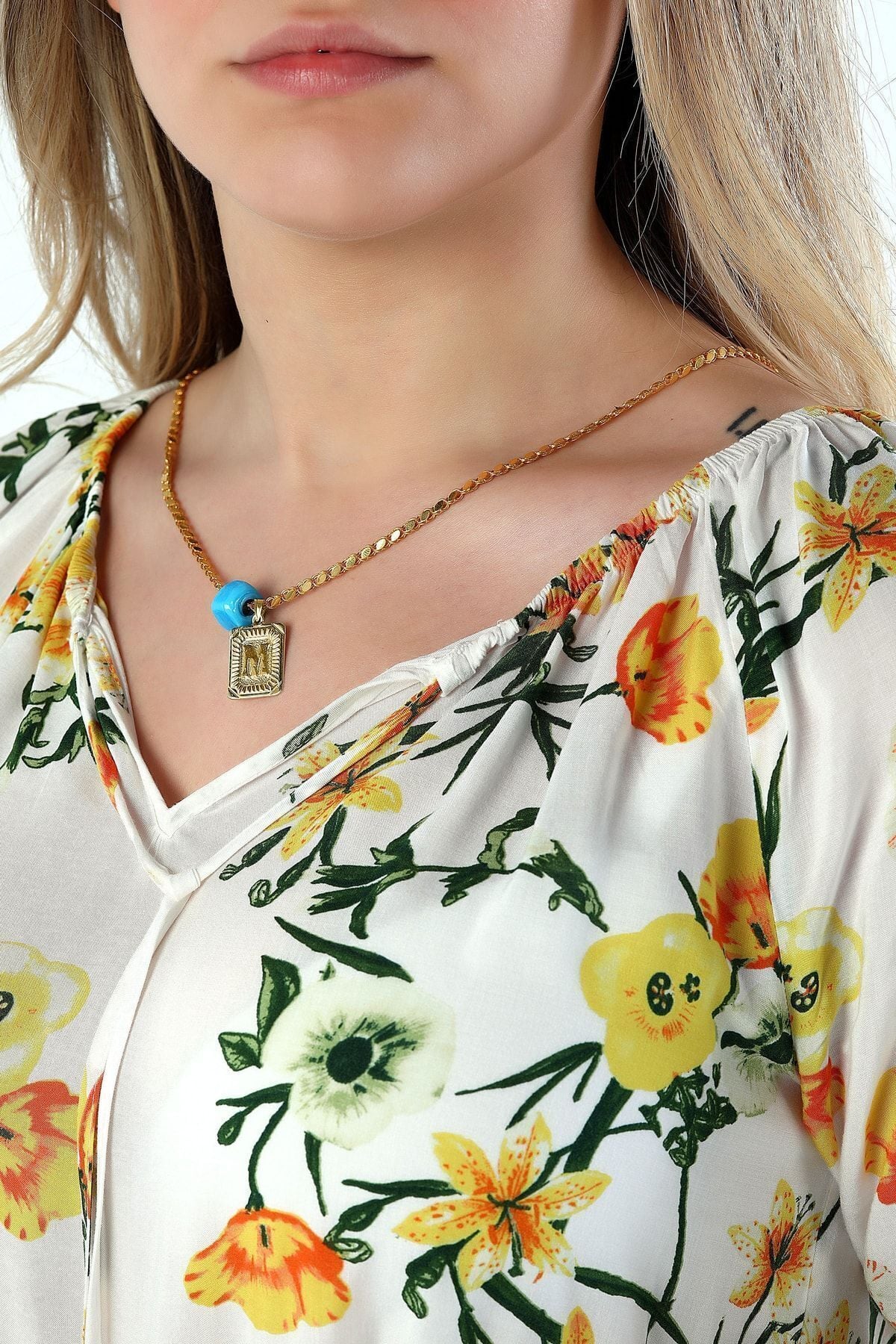 Kadın 14 Ayar Altın Dikdörtgen Model Harf Kolye Ucu