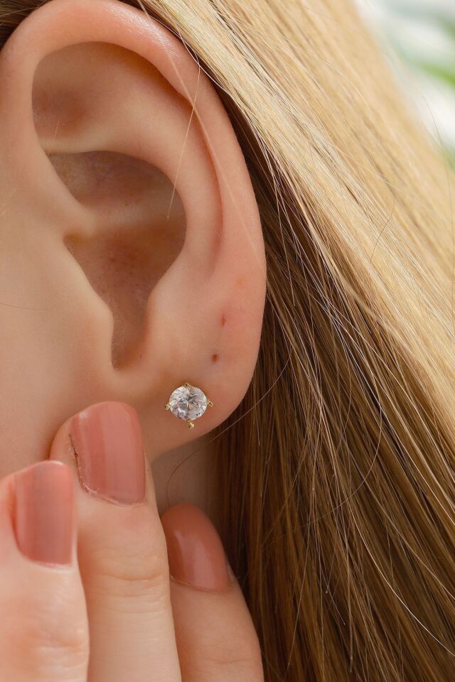 Kadın 14 Ayar Altın Küpe Minimalist Zirkon Taşlı Modern Vidalı Altın Küpe 15 Mm