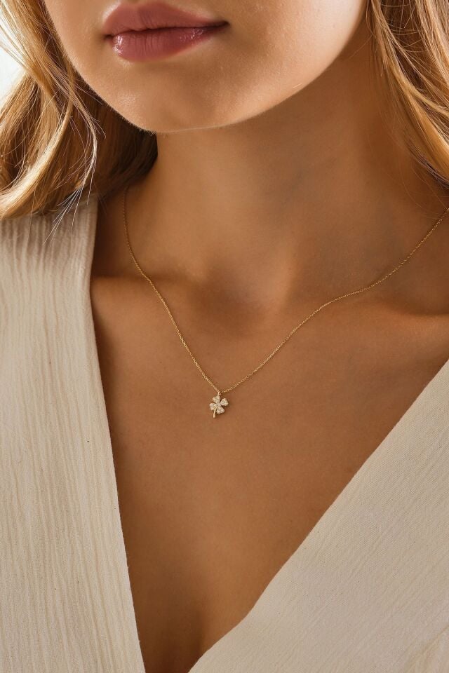 MOOM MÜCEVHERAT 14 Ayar Altın Yonca Kolye