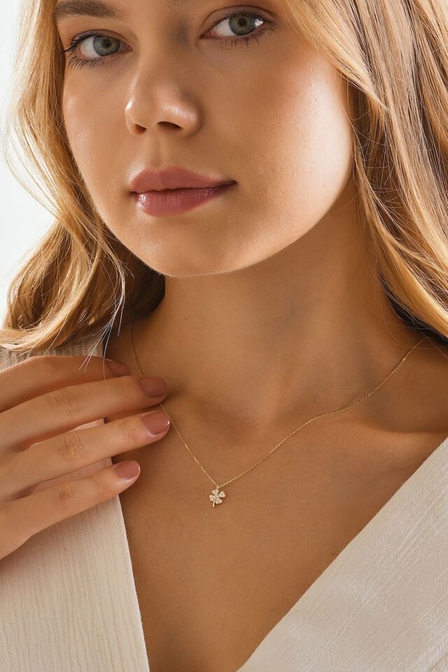 MOOM MÜCEVHERAT 14 Ayar Altın Yonca Kolye