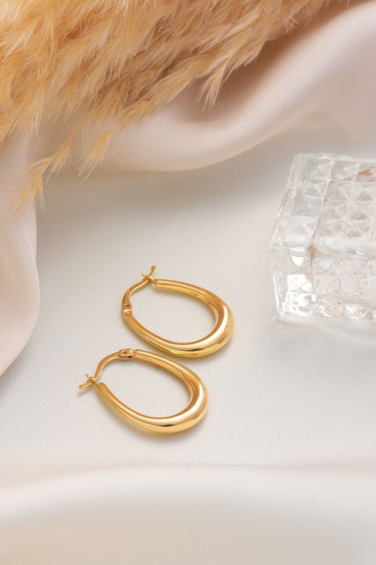 14 Ayar Altın Oval Halka Küpe 2,5 Cm