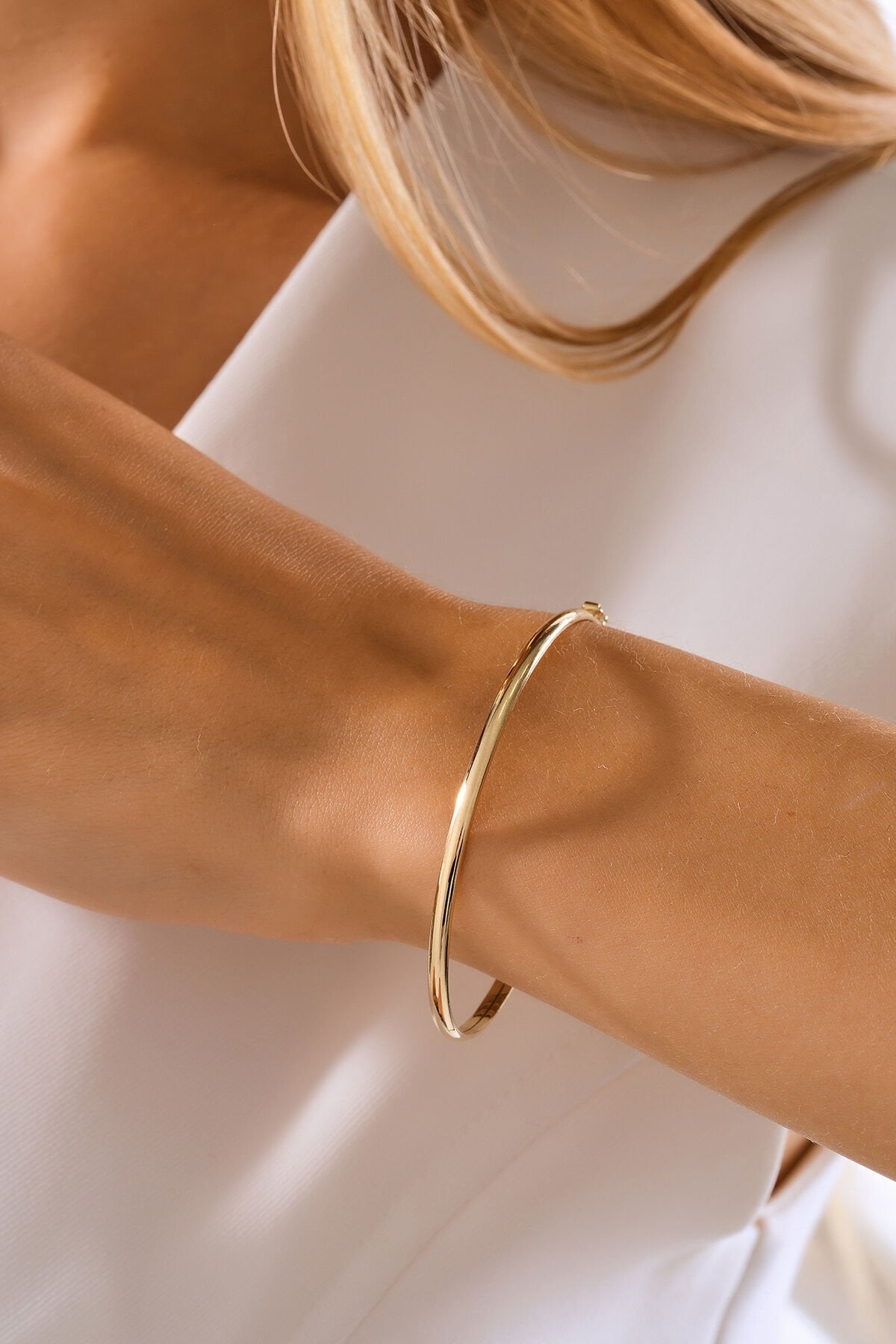 14 Ayar Altın Bombeli Düz Kelepçe Bilezik