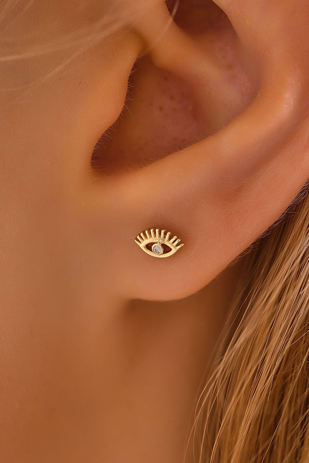 14 Ayar Altın Vidalı Göz Tragus Küpe