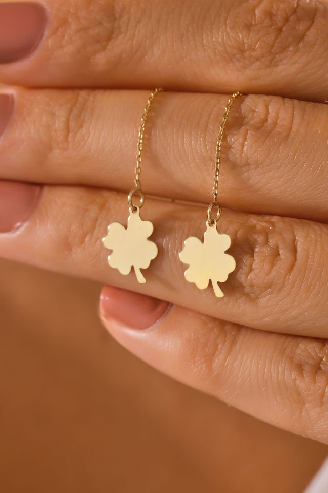 MOOM MÜCEVHERAT 14 Ayar Altın Zincir Sallantılı Yonca Küpe