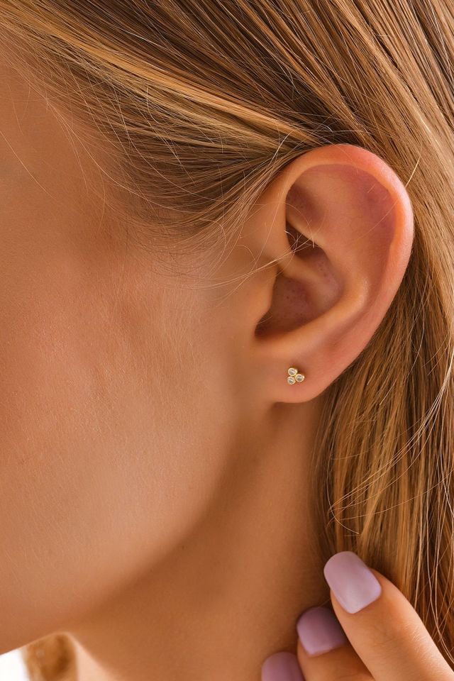 MOOM MÜCEVHERAT 14 Ayar Altın Tragus Küpe Tria Vidalı