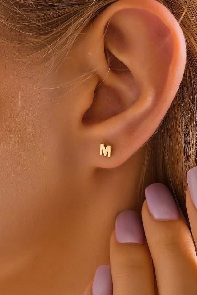 MOOM MÜCEVHERAT 14 Ayar Altın Tragus Küpe Harf Vidalı Tüm Harfler Mevcuttur