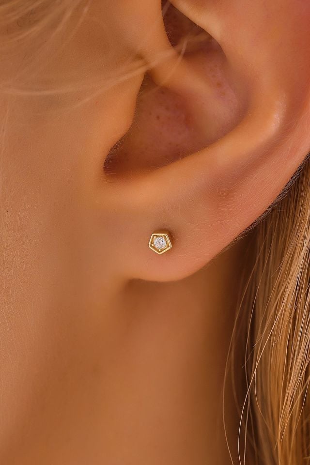 MOOM MÜCEVHERAT 14 Ayar Altın Tragus Küpe Geometrik Tektaş Vidalı