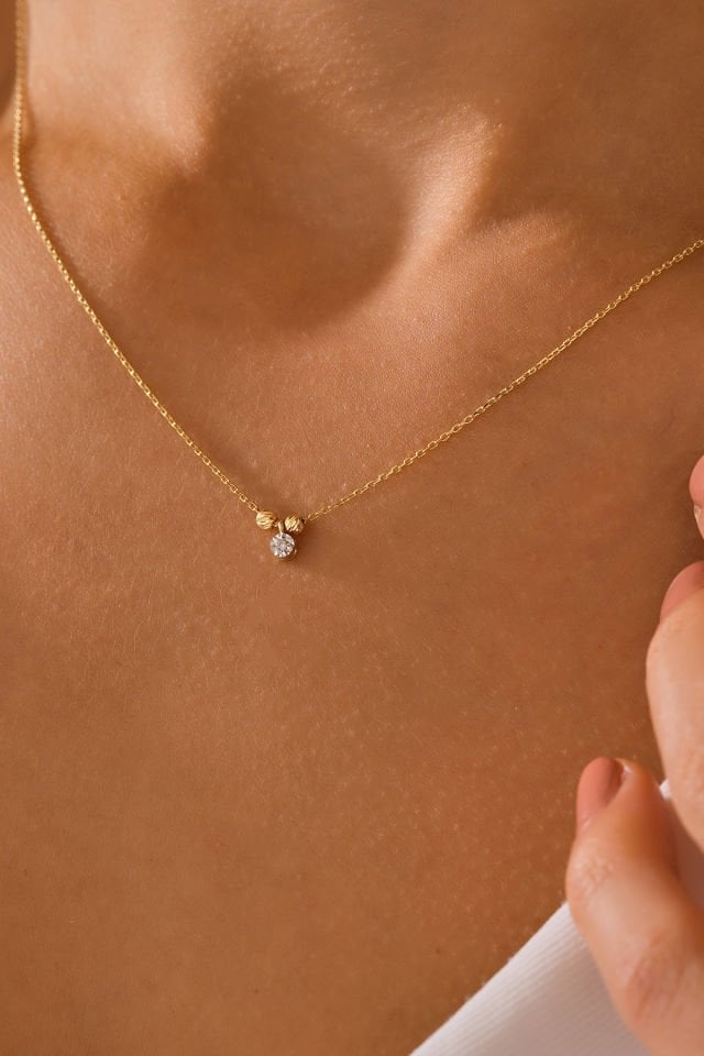 MOOM MÜCEVHERAT 14 Ayar Altın Mini Dorika Toplu Pırlanta Kolye Efektli