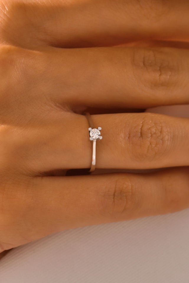 MOOM MÜCEVHERAT 14 Ayar Altın Pırlanta Tektaş Yüzük Takoz Tırnak (Tüm Ölçüler Mevcuttur)