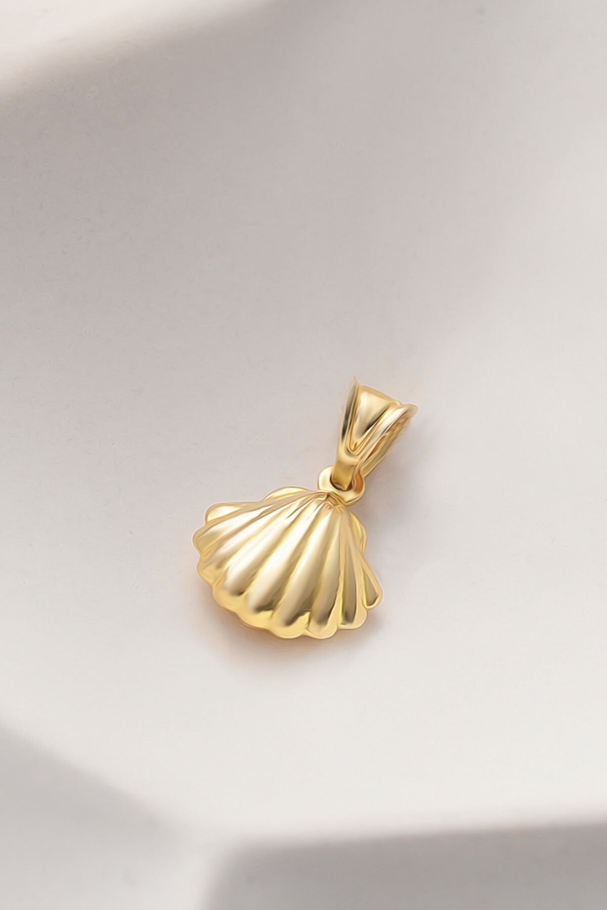 14 Ayar Altın İstiridye Kolye Ucu