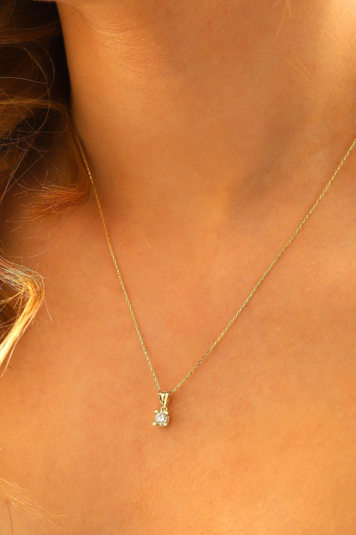 14 Ayar Altın Kolye Pırlanta Montürlü Tek Taş Zirkon Taşlı Altın Kolye