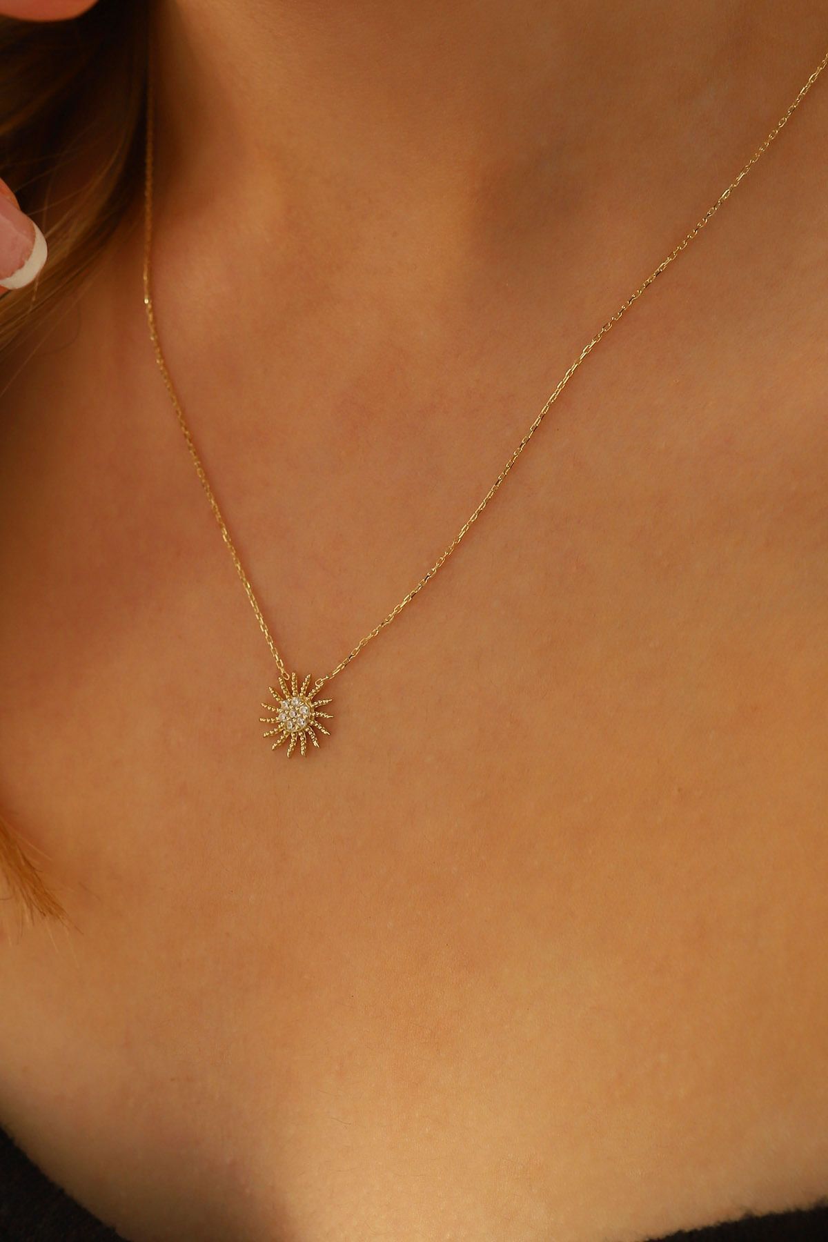 14 Ayar Altın Kolye Güneş Altın Kolye