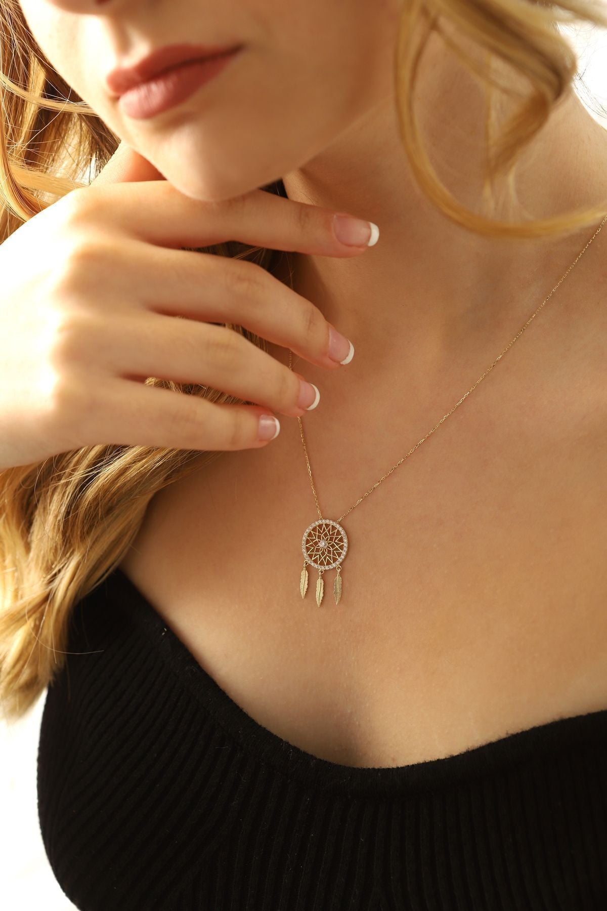 14 Ayar Altın Kolye Kuş Tüyü Sallantılı Altın Kolye