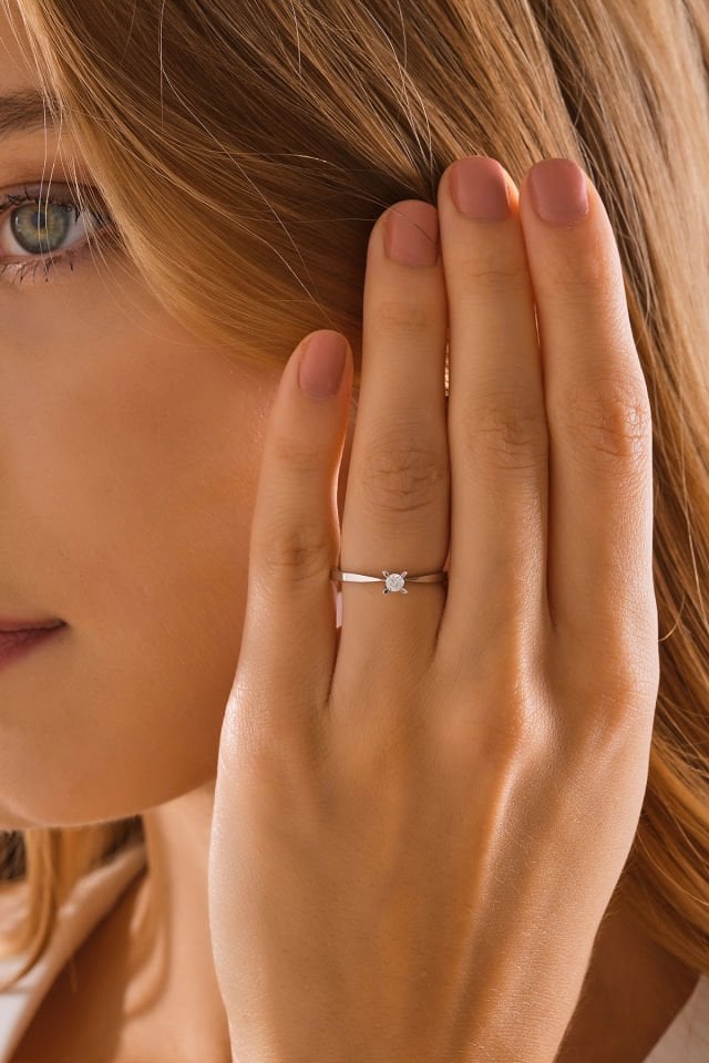 MOOM MÜCEVHERAT 14 Ayar Altın Pırlanta Mini Badem Tırnak Tektaş Yüzük (Tüm Ölçüler Mevcuttur)