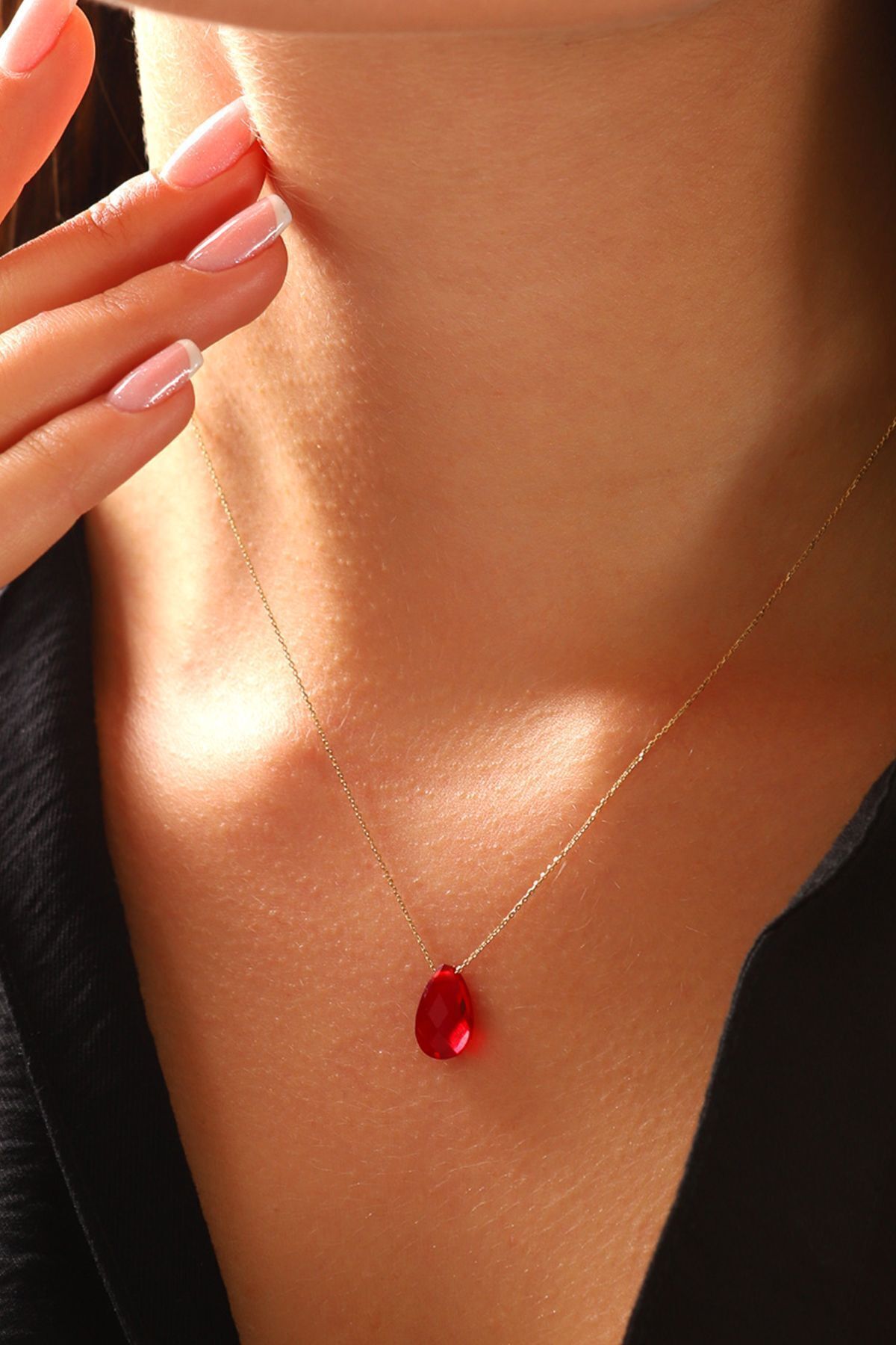 14 Ayar Altın Kolye Yakut Rengi Doğal Kırmızı Taş Altın Zincirli Kolye