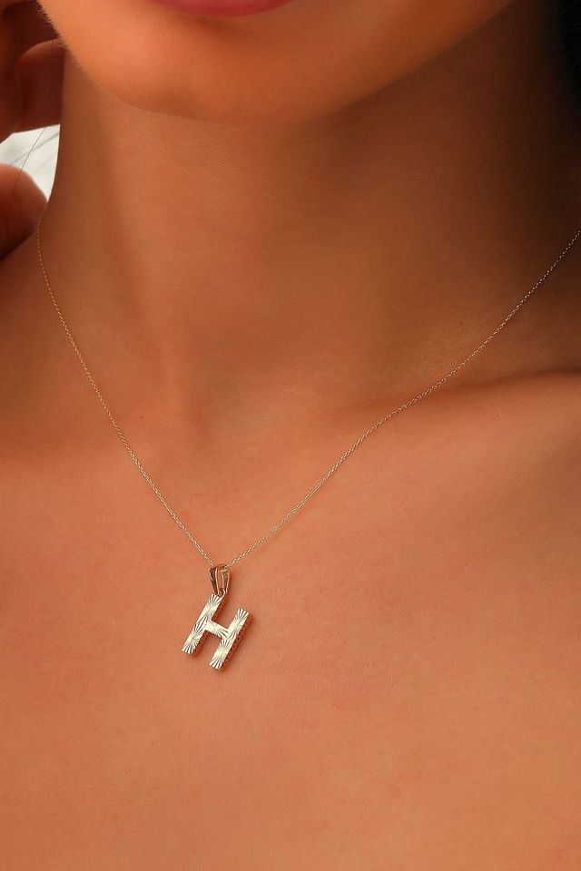 MOOM ÜCEVHERAT Kadın 14 Ayar Altın Harf Kolye A & Z Harfi Altın Kolye Zincirli Kalemli Işıltılı Desenli 42 cm H