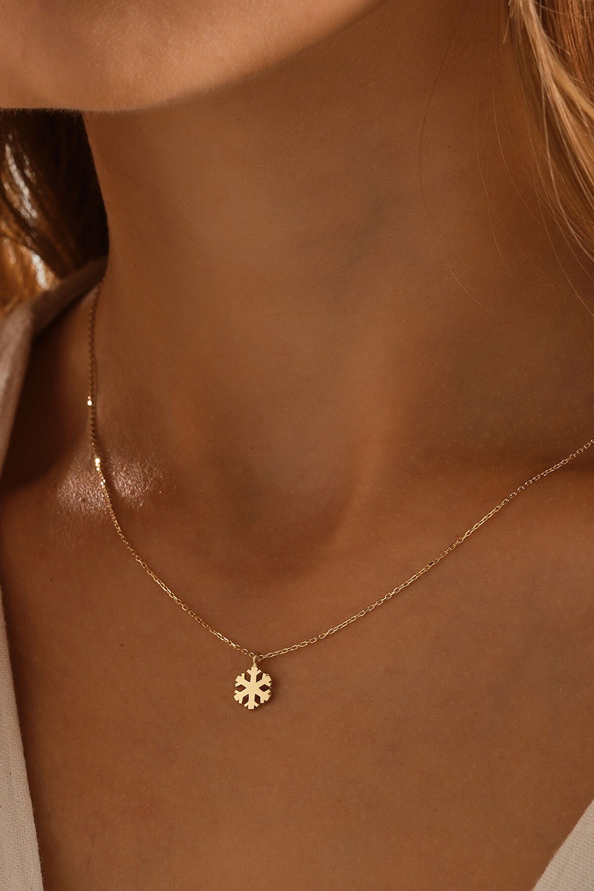 14 Ayar Altın Kar Tanesi Kolye