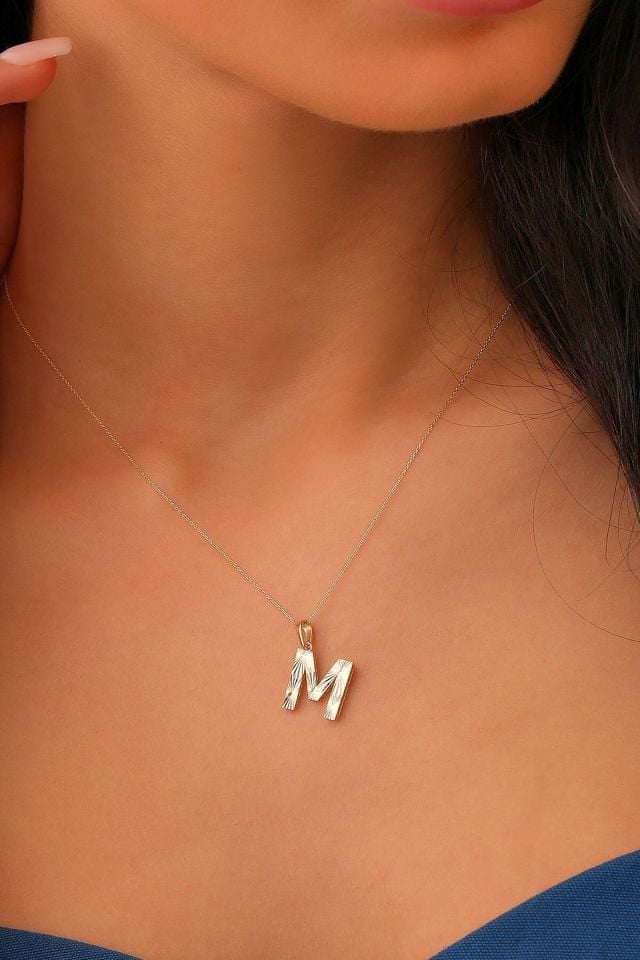 MOOM ÜCEVHERAT Kadın 14 Ayar Altın Harf Kolye A & Z Harfi Altın Kolye Zincirli Kalemli Işıltılı Desenli 42 cm M